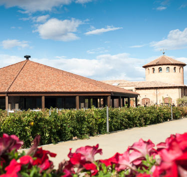 Exterior del salón exterior de la finca para bodas en Zaragoza