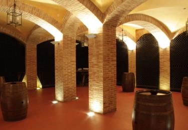 Cementerio de botellas en bodegas Rhey Zaragoza