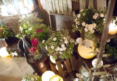 Decoración muy cuidada para las bodas en cada rincón de la finca