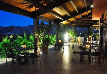 Cena de empresa en la terraza del comedor principal de la finca